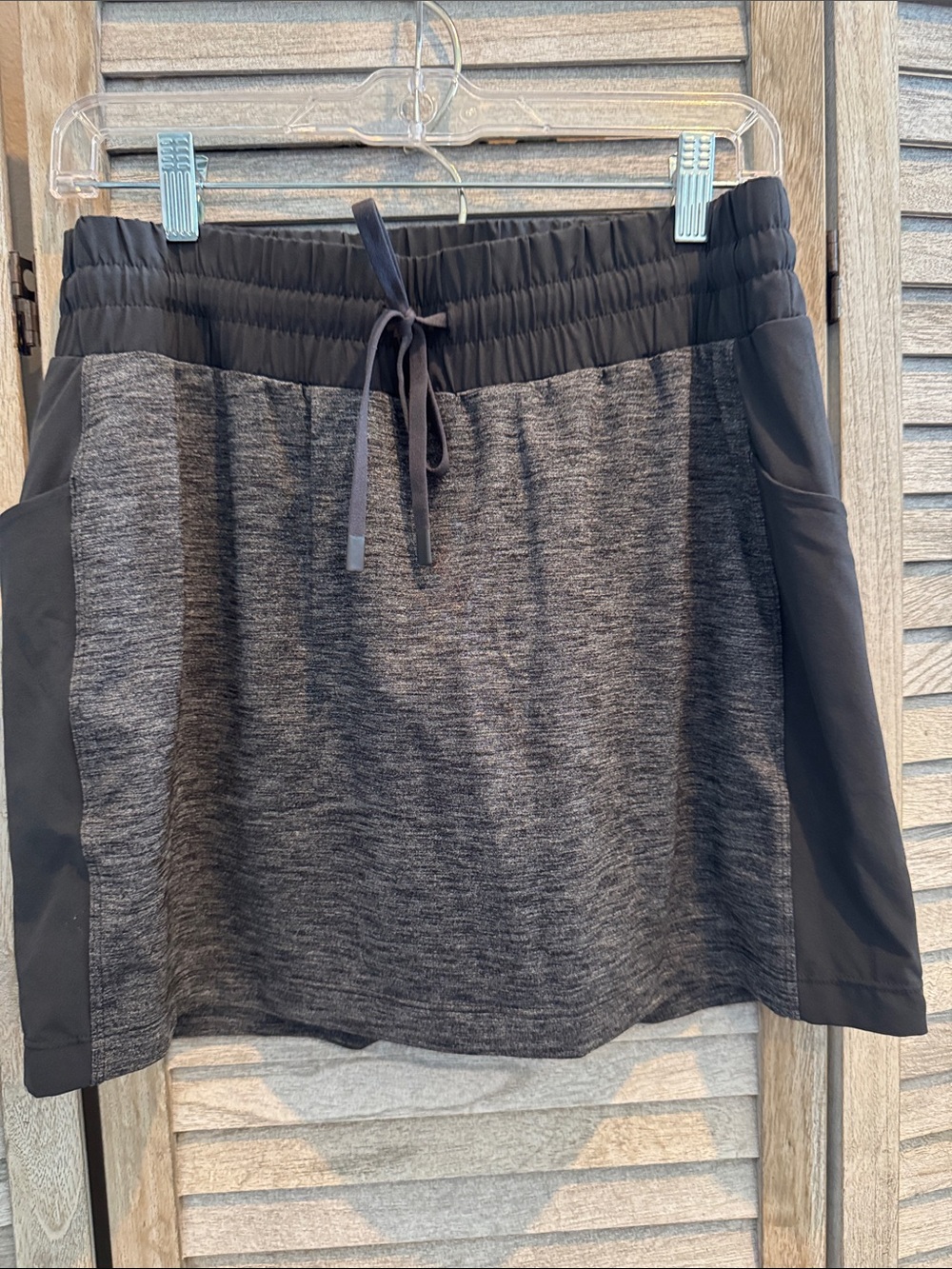 Atheleta Excursion Skort Women's Black/gray  Heather Drawstring size Small